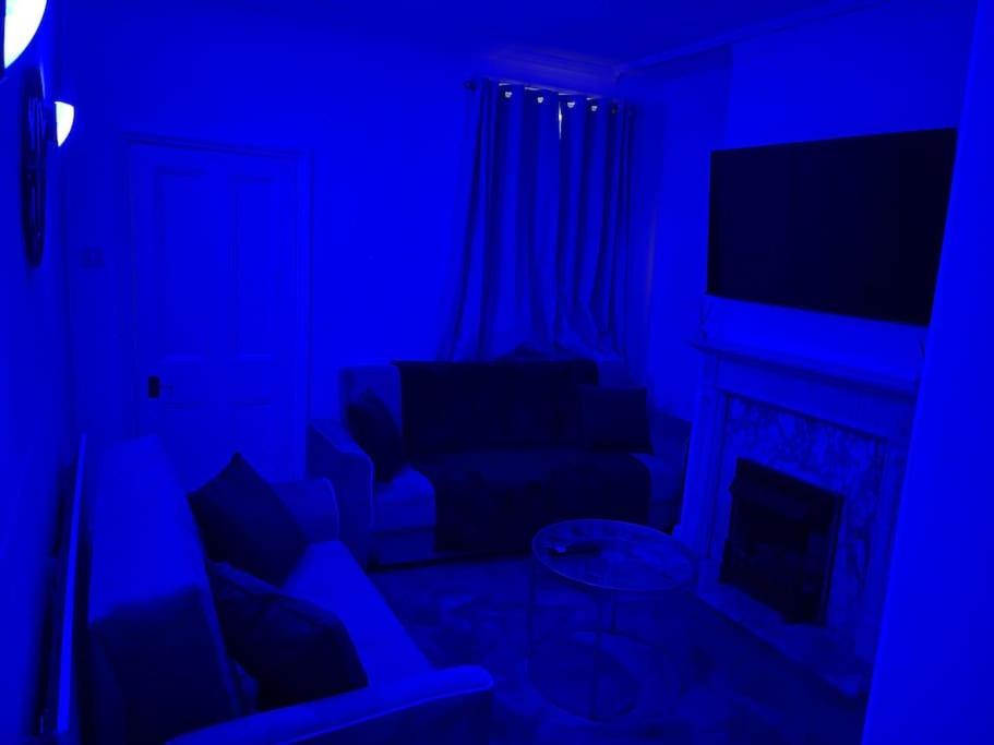 3 Bedrooms Comfortable Home With Jacuzzi Hot Tub Sleeps 10 レスター エクステリア 写真