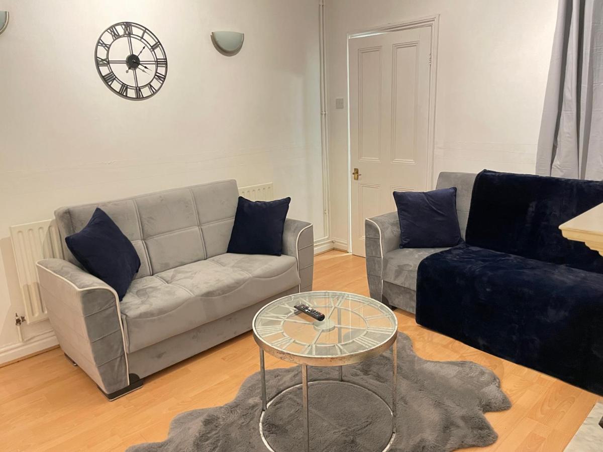 3 Bedrooms Comfortable Home With Jacuzzi Hot Tub Sleeps 10 レスター エクステリア 写真
